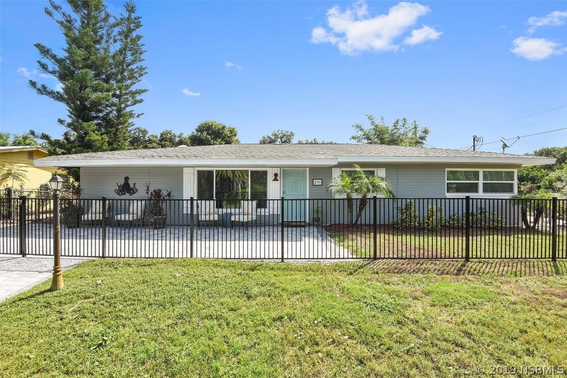 2111 Saxon Dr., New Smyrna Beach, FL 32169