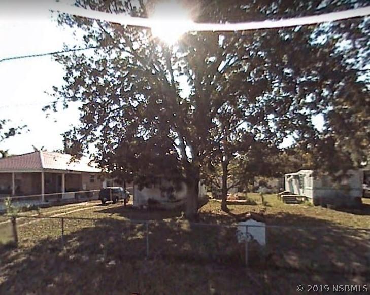 185 Randle Ave., Oak Hill, FL 32759