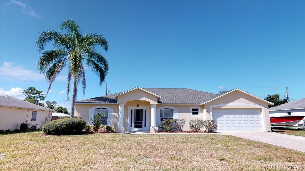 2216 Travelers Palm Dr., Edgewater, FL 32141