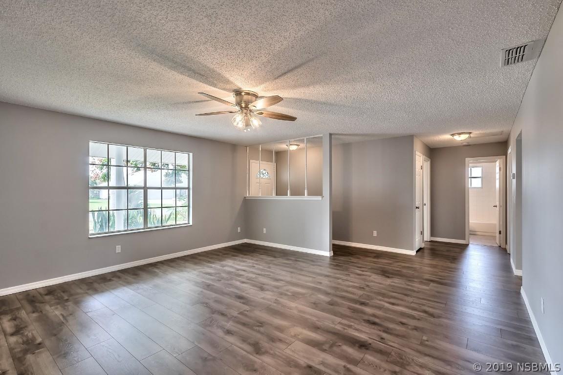 2009 Willow Oak Dr., Edgewater, FL 32141
