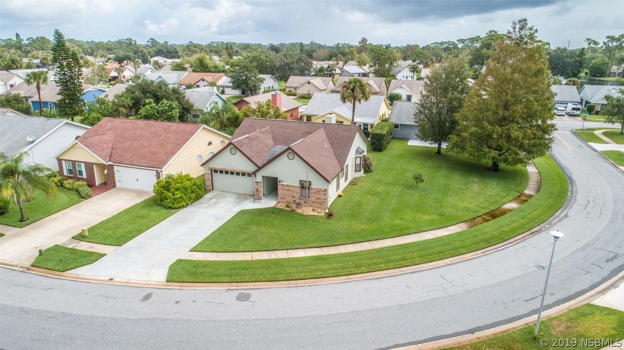 815 Island Point Dr., New Smyrna Beach, FL 32168