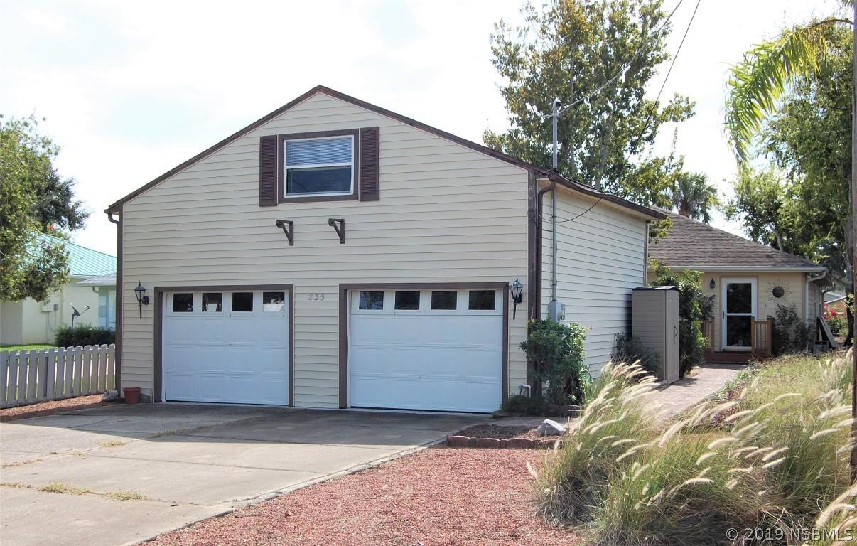 235 Randle Ave., Oak Hill, FL 32759