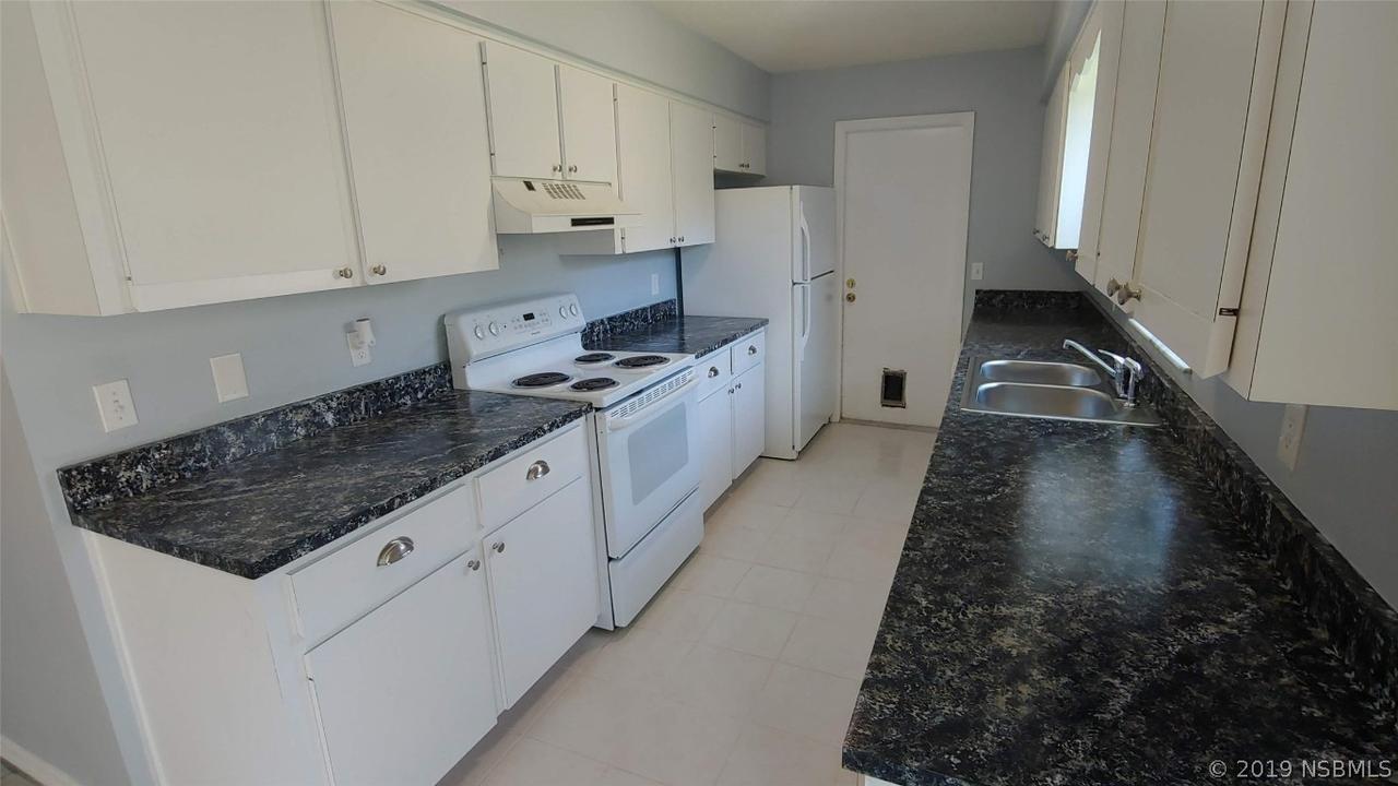 3035 Yule Tree Dr., Edgewater, FL 32141