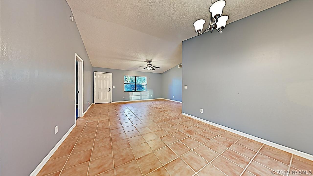 2942 Orange Tree Dr., Edgewater, FL 32141