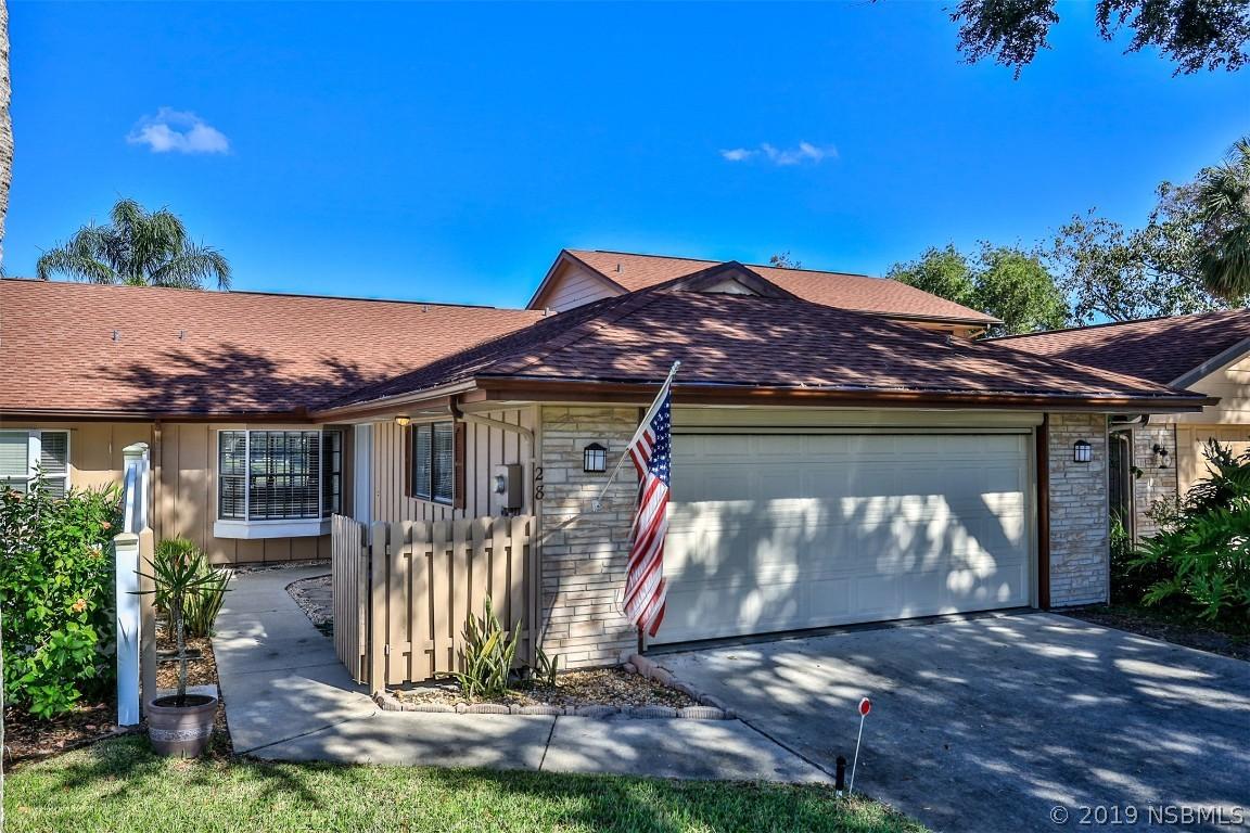 28 Lake Fairgreen Cir., New Smyrna Beach, FL 32168