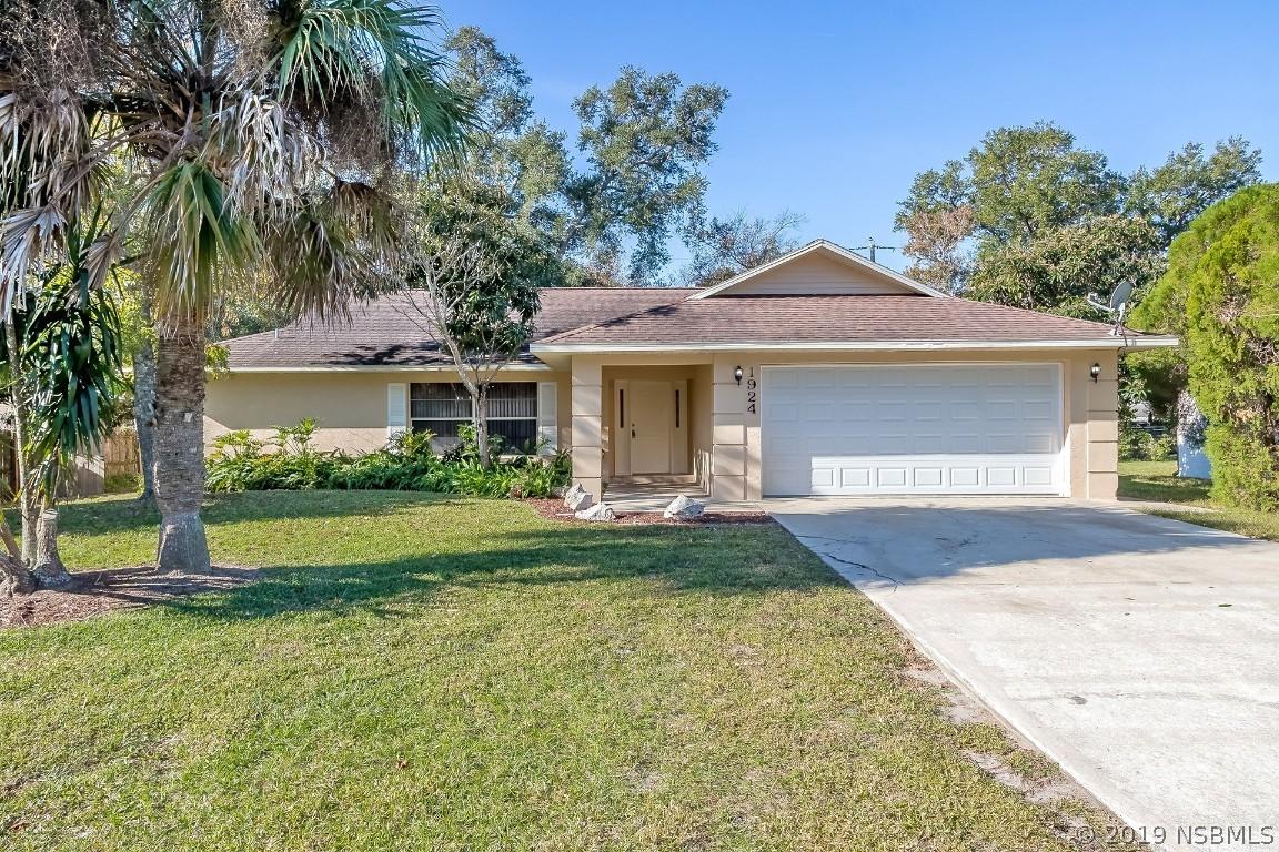 1924 Travelers Palm Dr., Edgewater, FL 32141