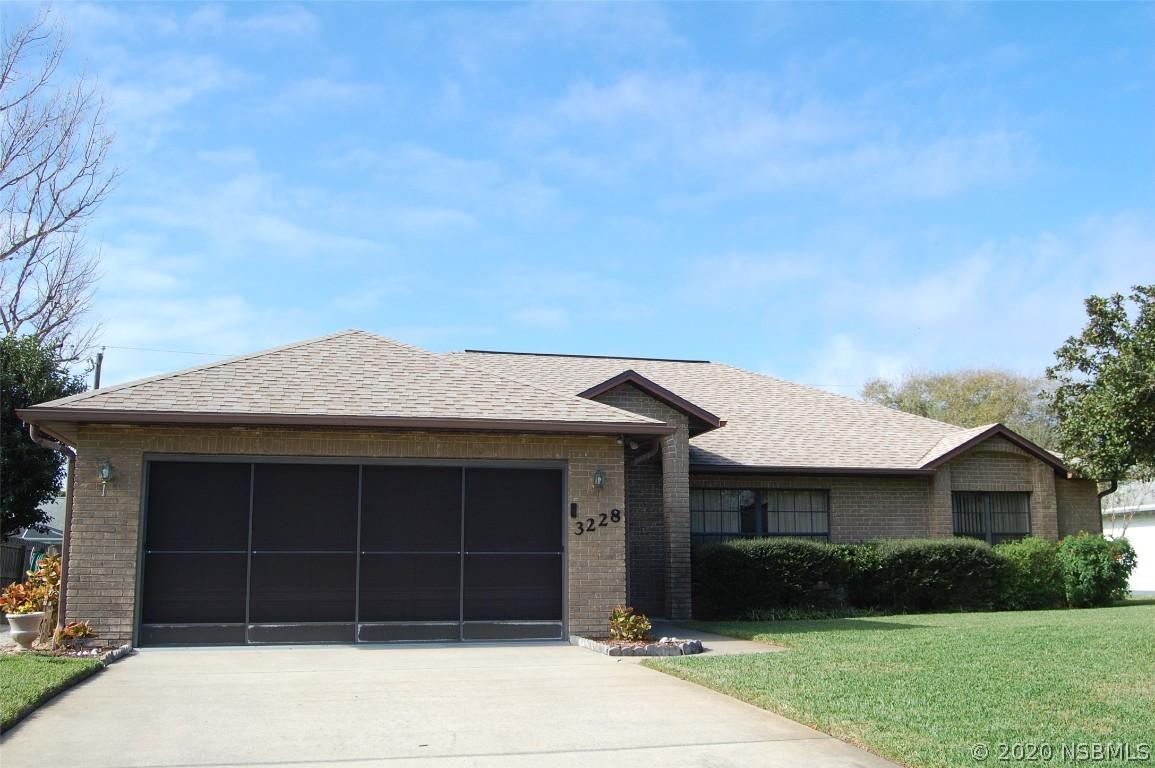 3228 Queen Palm Dr., Edgewater, FL 32132