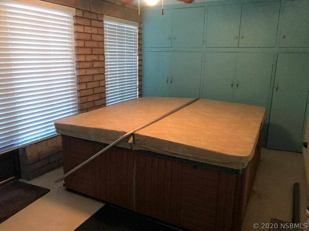 1716 Royal Palm Dr., Edgewater, FL 32132