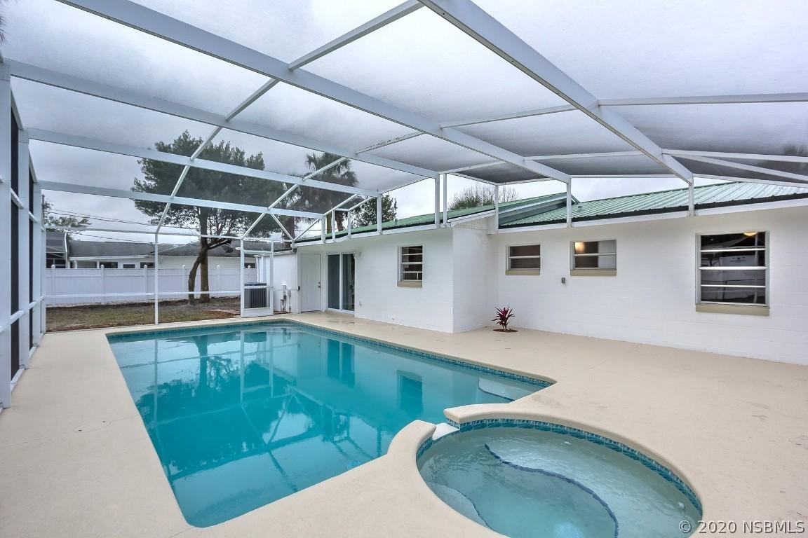 1805 Date Palm Dr., Edgewater, FL 32132