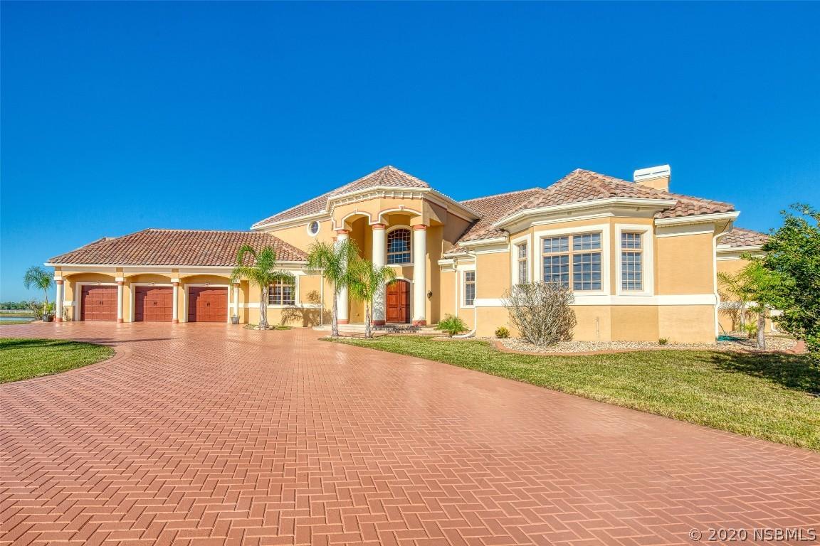 700 Hammett Ln., New Smyrna Beach, FL 32168