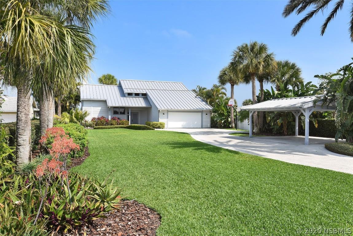 30 Richmond Dr., New Smyrna Beach, FL 32169