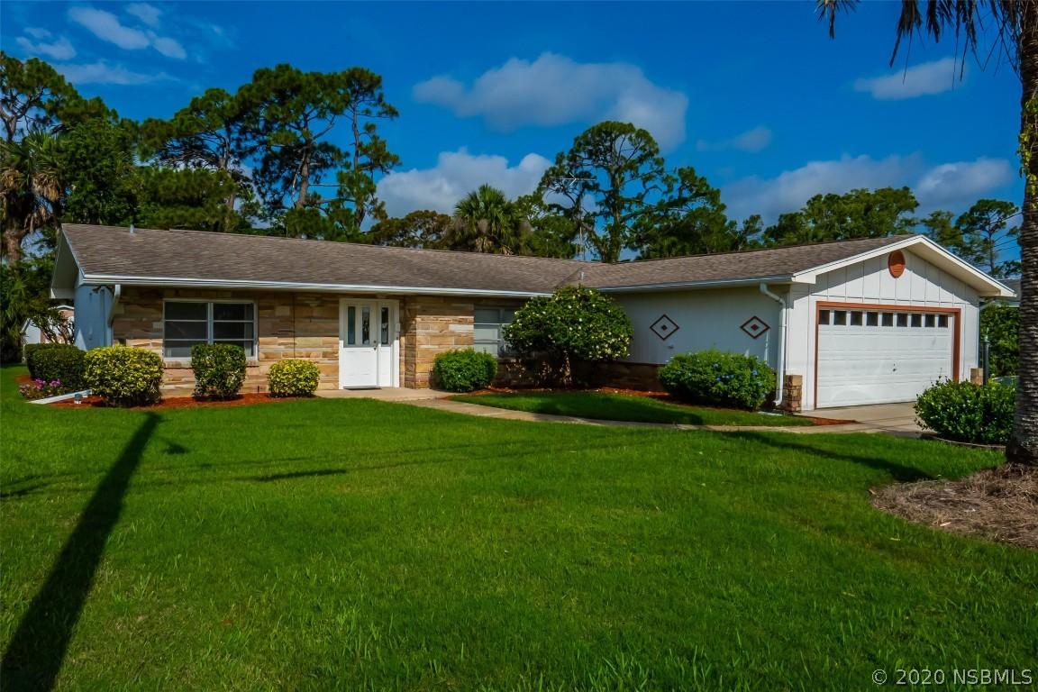 814 Fairway Dr., New Smyrna Beach, FL 32168