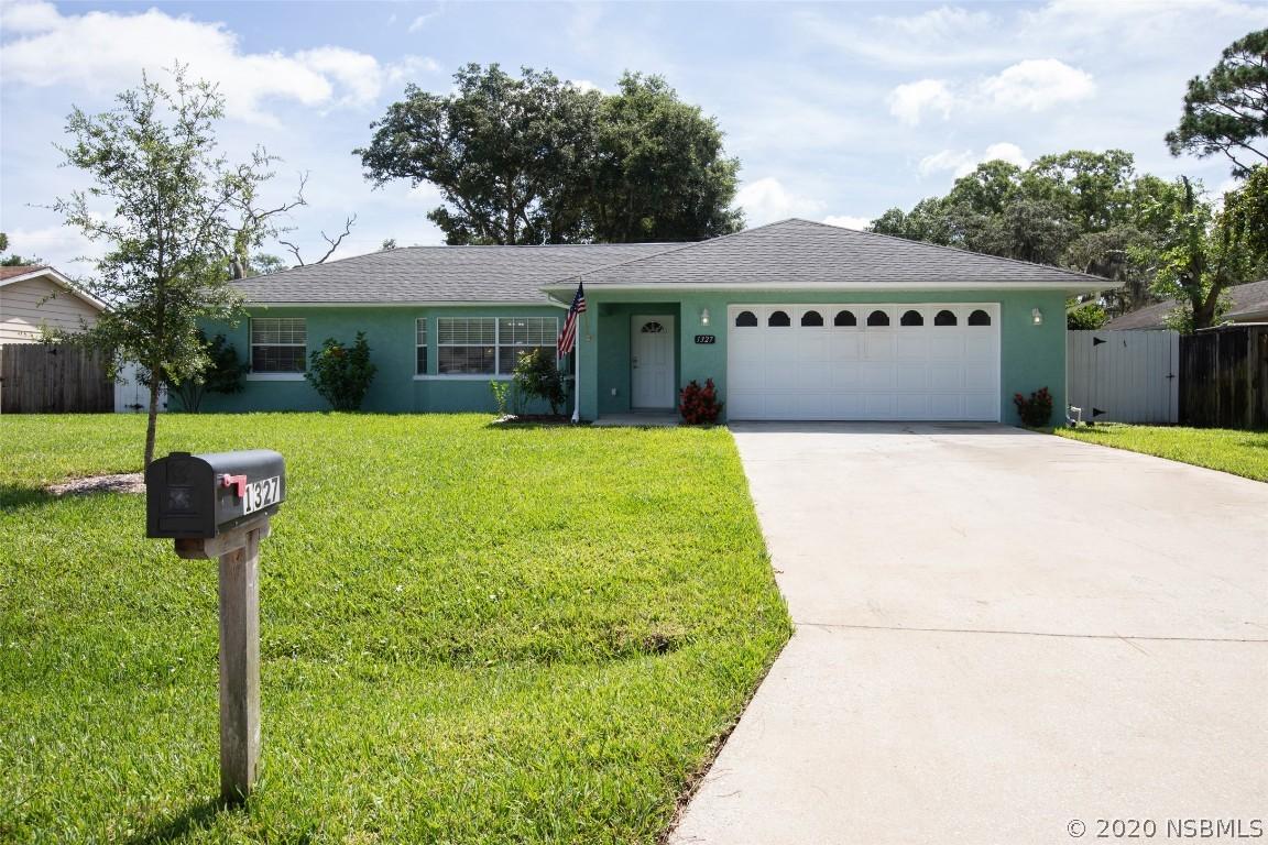 1327 Royal Palm Dr., Edgewater, FL 32132
