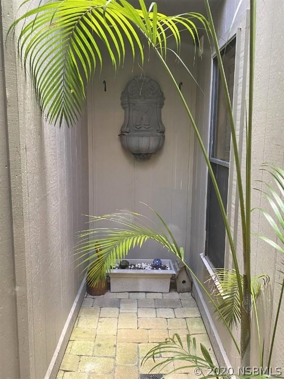 175 Breezeway Ct., New Smyrna Beach, FL 32169