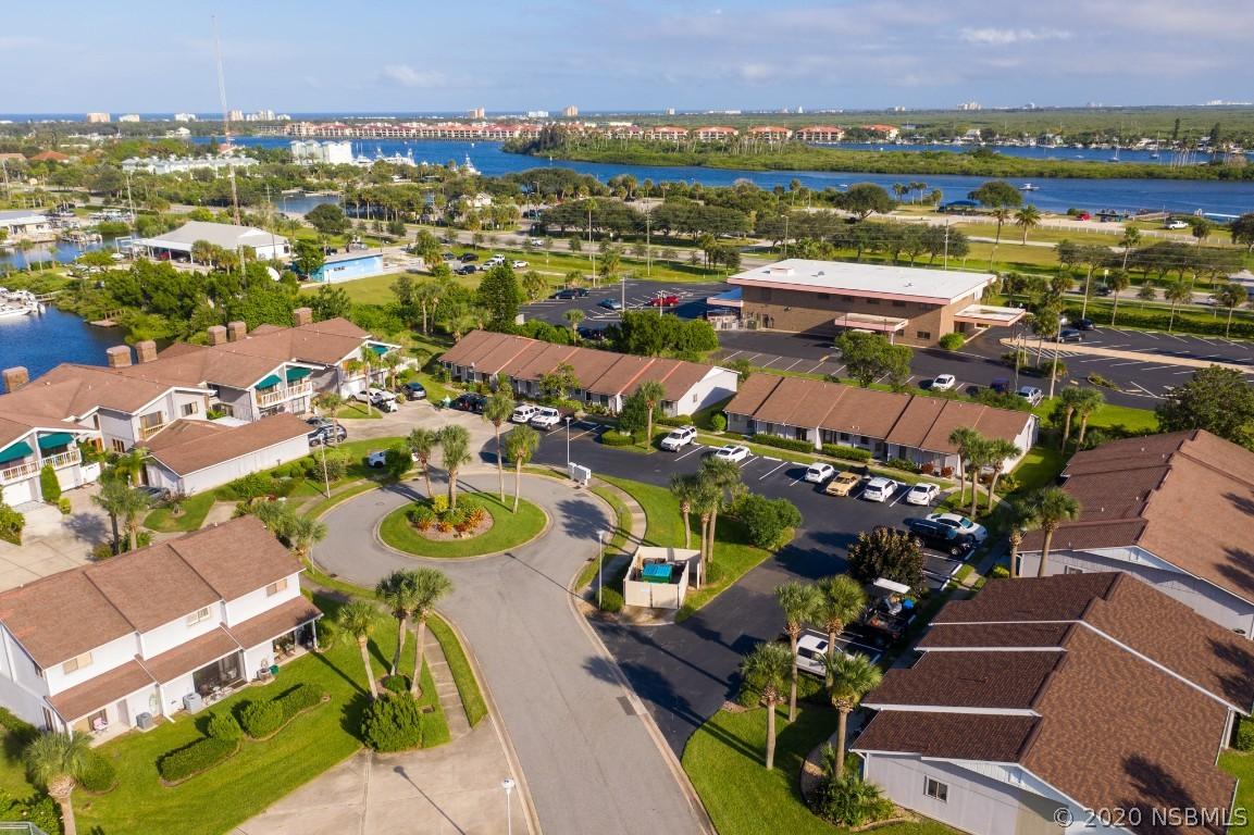 122 Lagoon Ct., New Smyrna Beach, FL 32168
