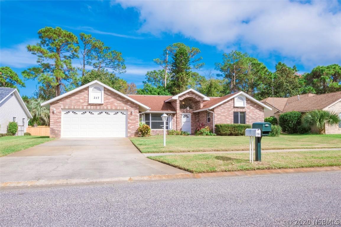 217 Meadow Lake Dr., Edgewater, FL 32141