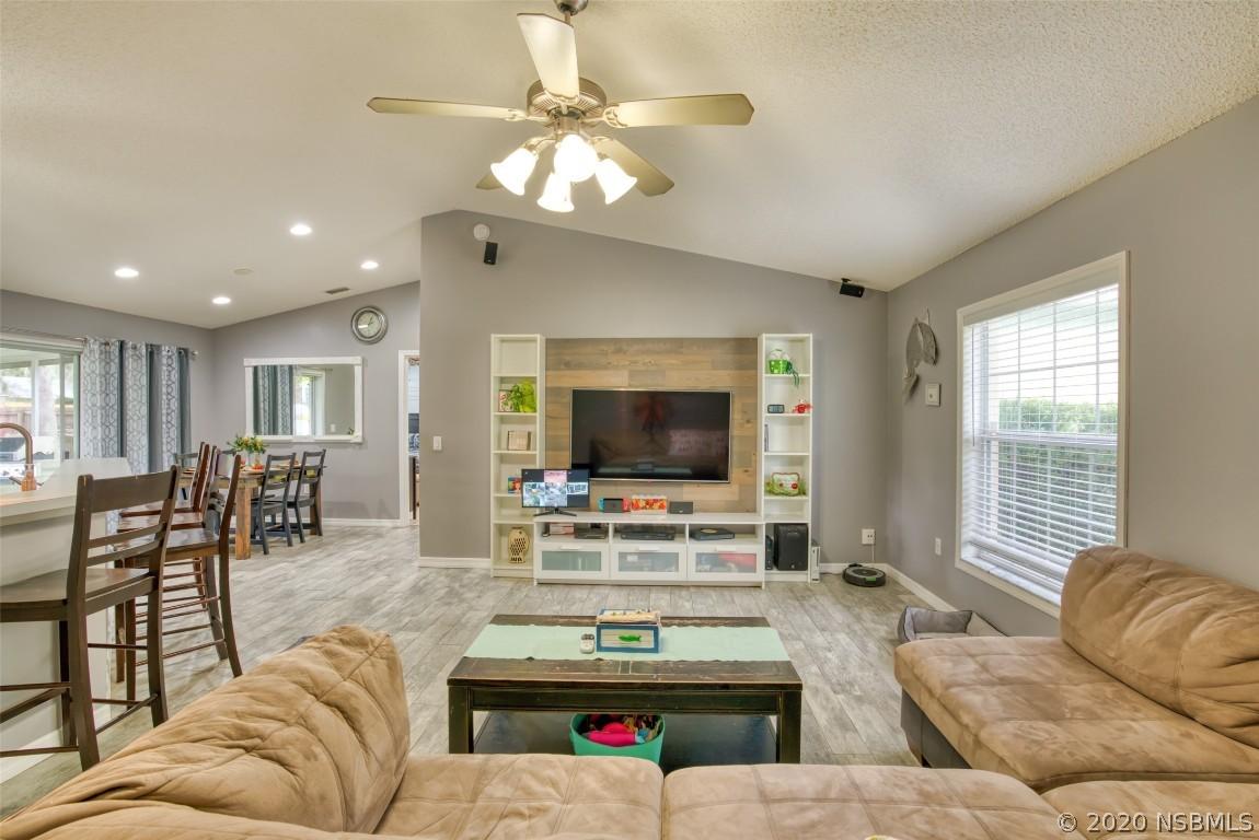2518 Royal Palm Dr., Edgewater, FL 32141