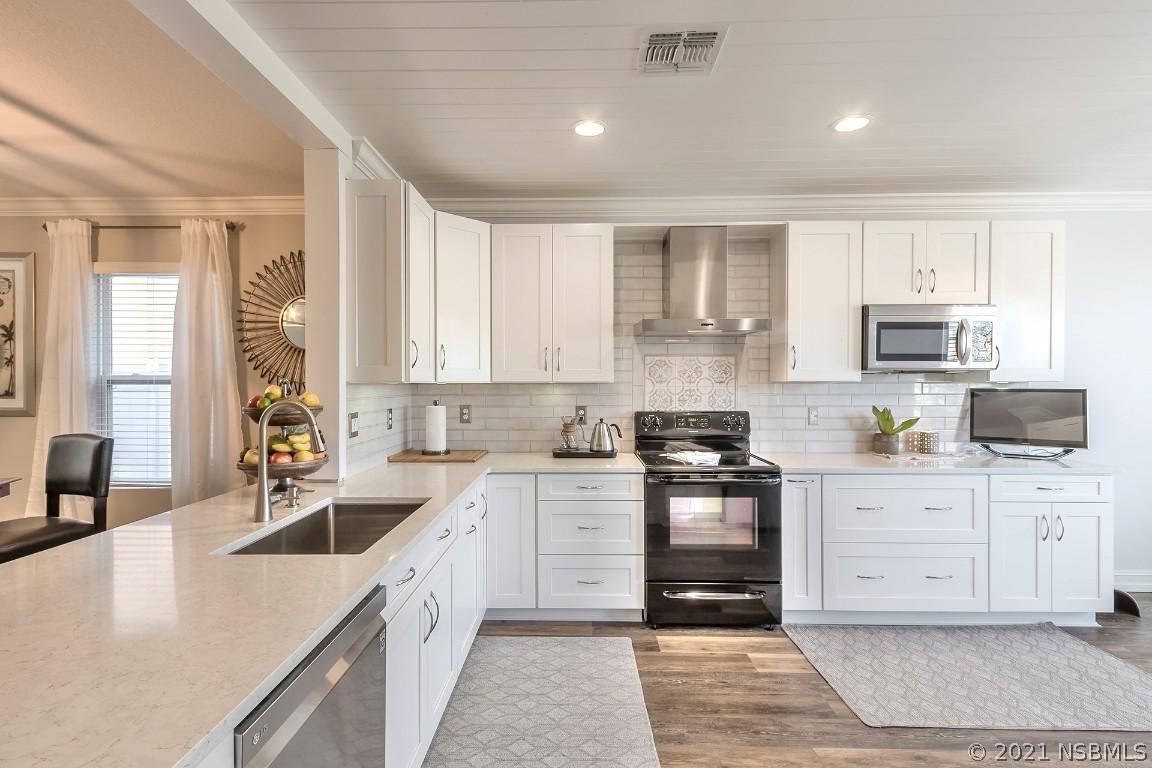 136 Fishermans Cove Dr., Edgewater, FL 32141