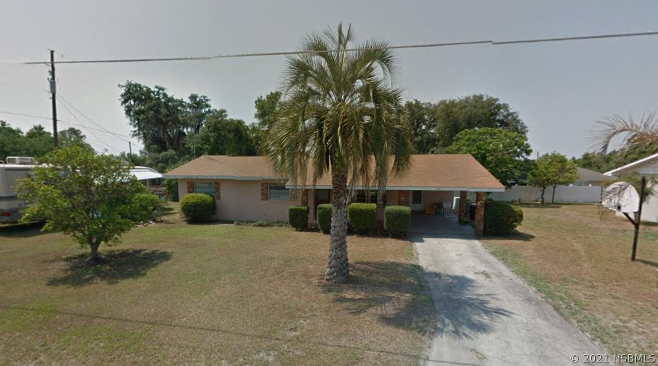 1250 S Pineapple Ln., Eustis, FL 327