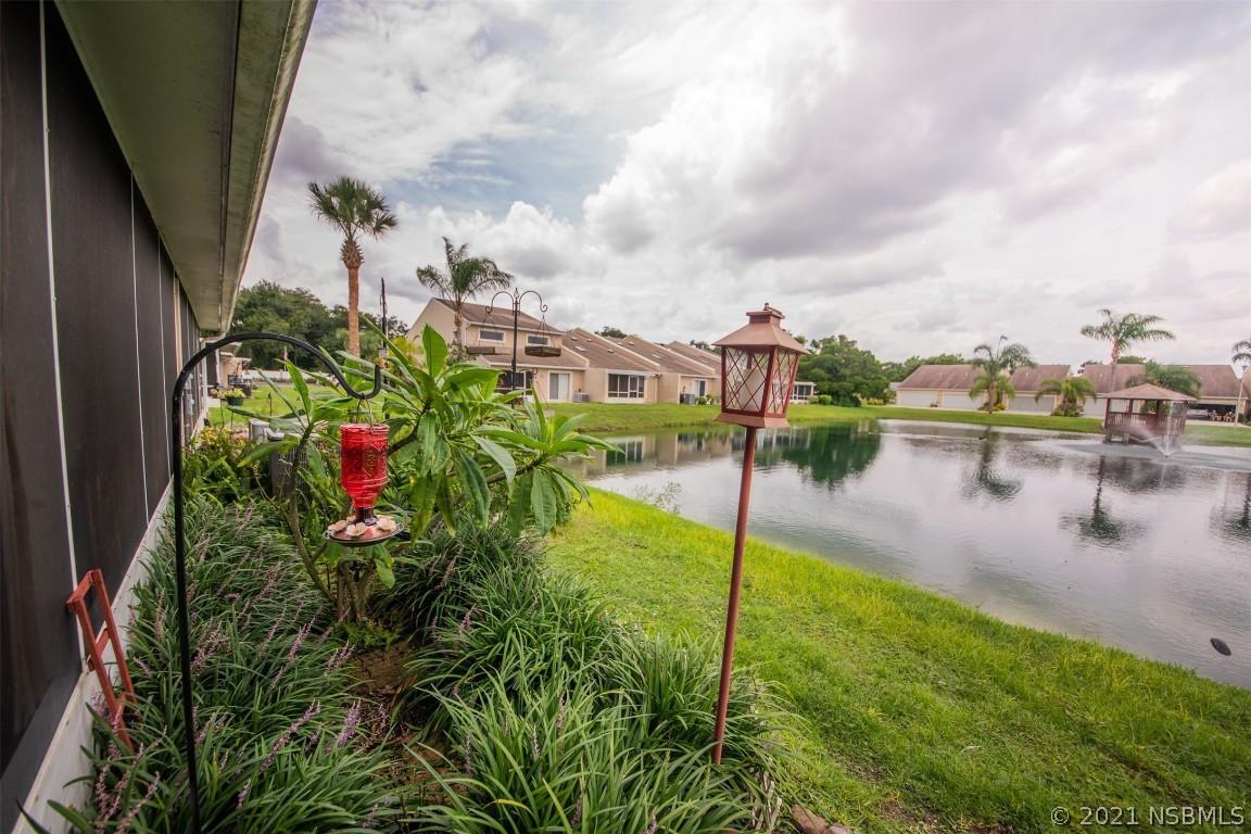 2272 Hawks Cove Cir., New Smyrna Beach, FL 32168