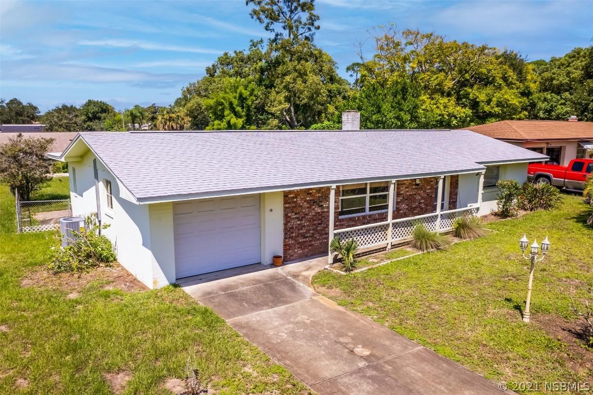 15 Silver Cir., Edgewater, FL 32141