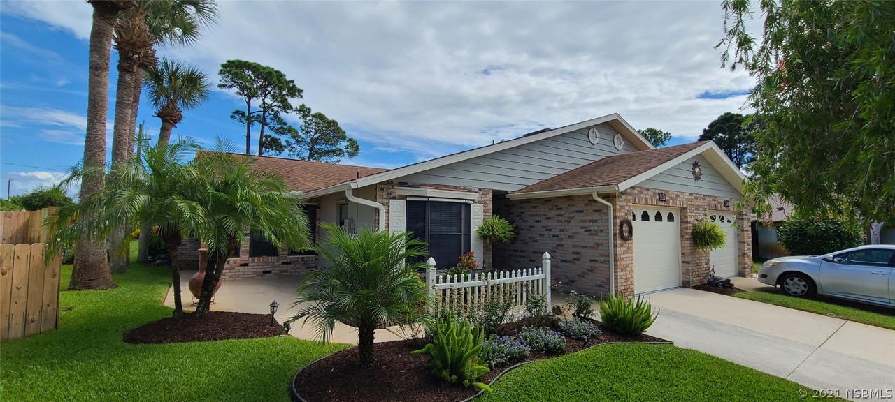 308 Shangri La Cir., Edgewater, FL 32132