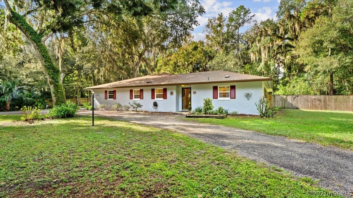 576 Wildwood Dr., New Smyrna Beach, FL 32168