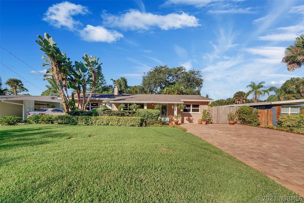 602 Goodwin Ave., New Smyrna Beach, FL 32169