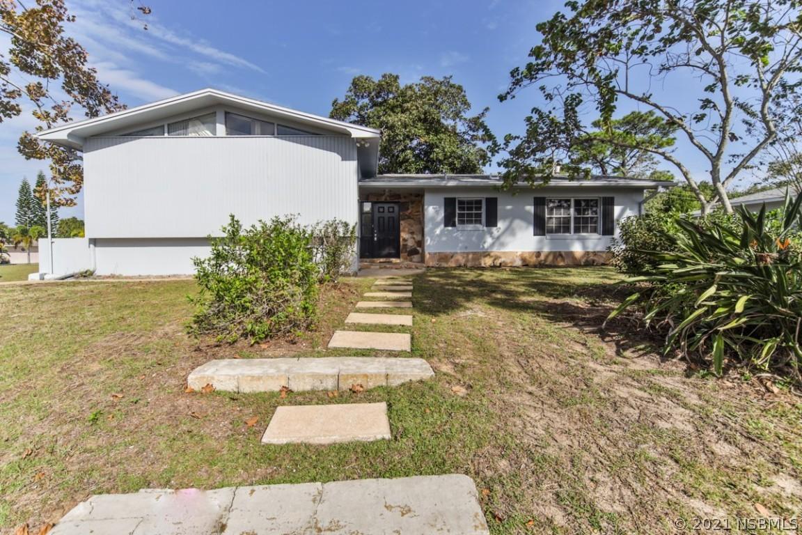 207 Lee Dr., Edgewater, FL 32141