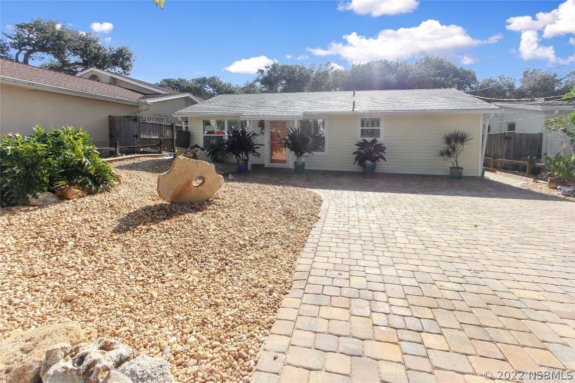 825 E 12th Ave., New Smyrna Beach, FL 32169
