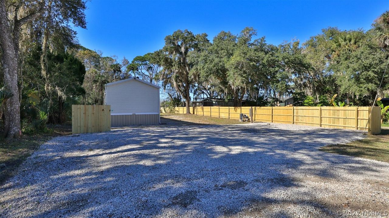1778 Elizabeth St., New Smyrna Beach, FL 32168