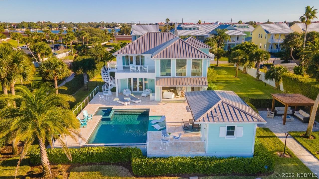 108 East Cir., New Smyrna Beach, FL 32169