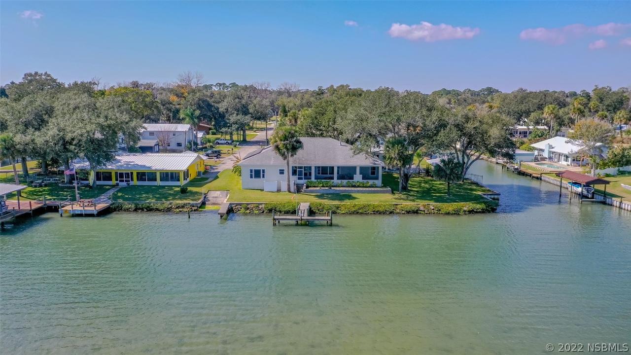 193 Hibiscus Rd., Edgewater, FL 32141