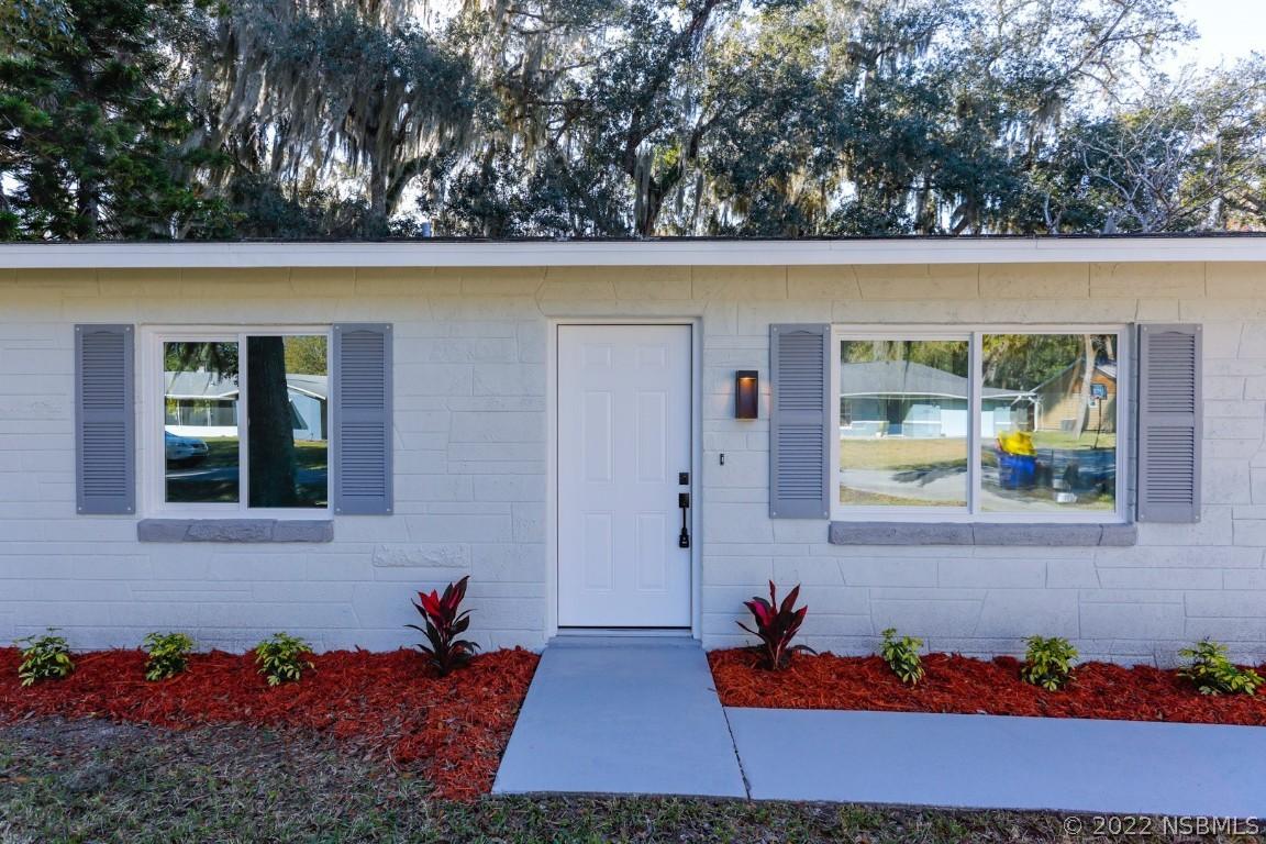 1326 Pine Tree Dr., Edgewater, FL 32141