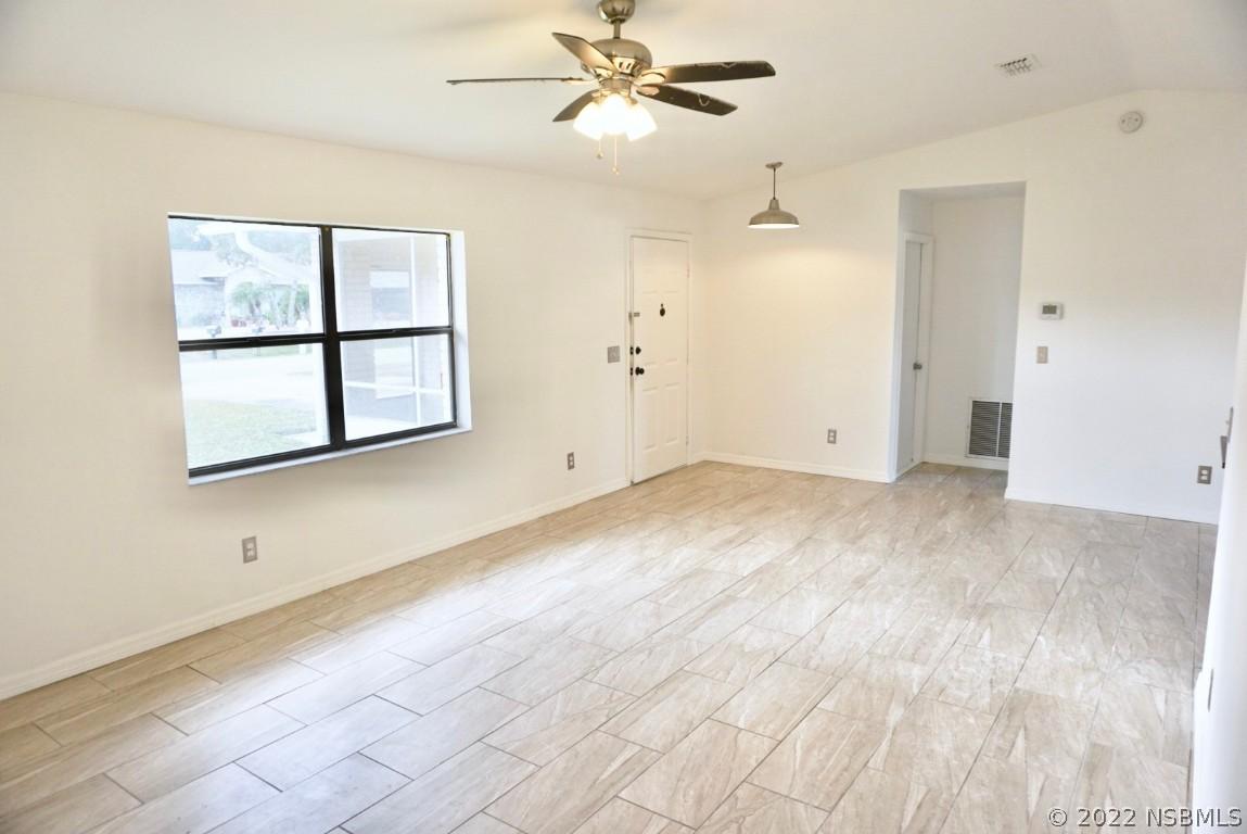 3207 Unity Tree Dr., Edgewater, FL 32141