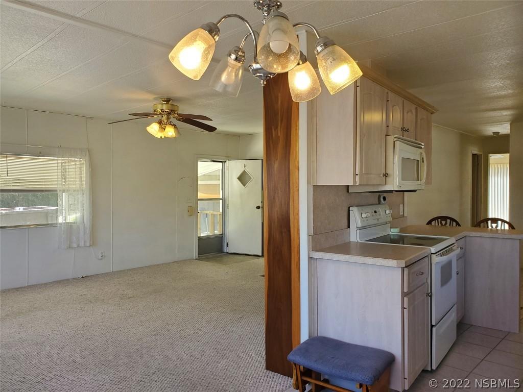 4422 Indian River Dr., Edgewater, FL 32141