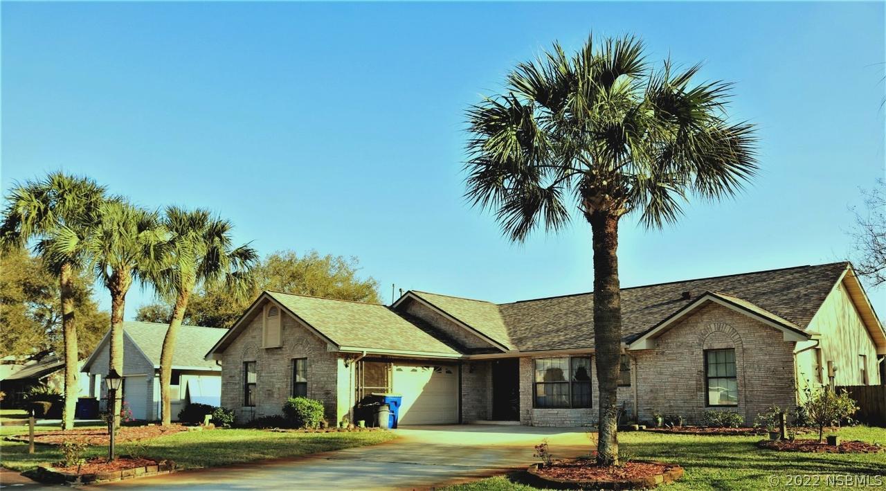 238 Meadow Lake Dr., Edgewater, FL 32141