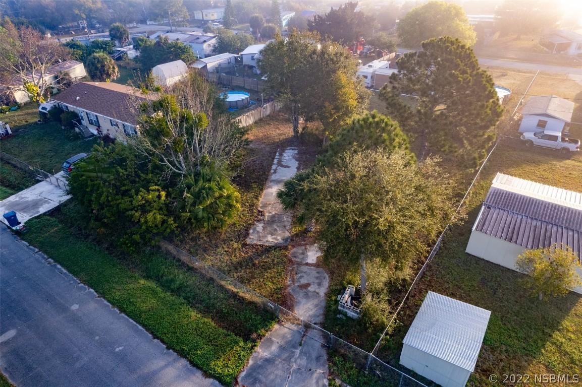 167 Mae St., Oak Hill, FL 32759