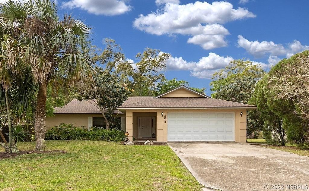 1924 Travelers Palm Dr., Edgewater, FL 32141
