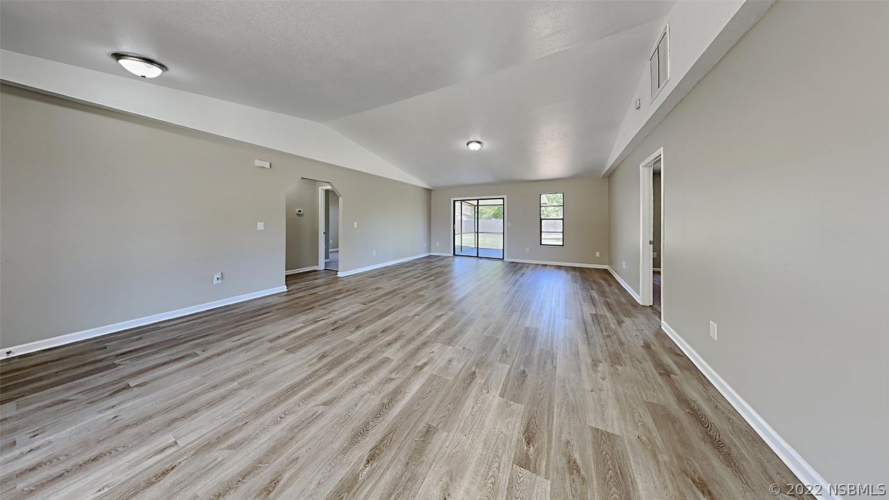 2327 Yule Tree Dr., Edgewater, FL 32141