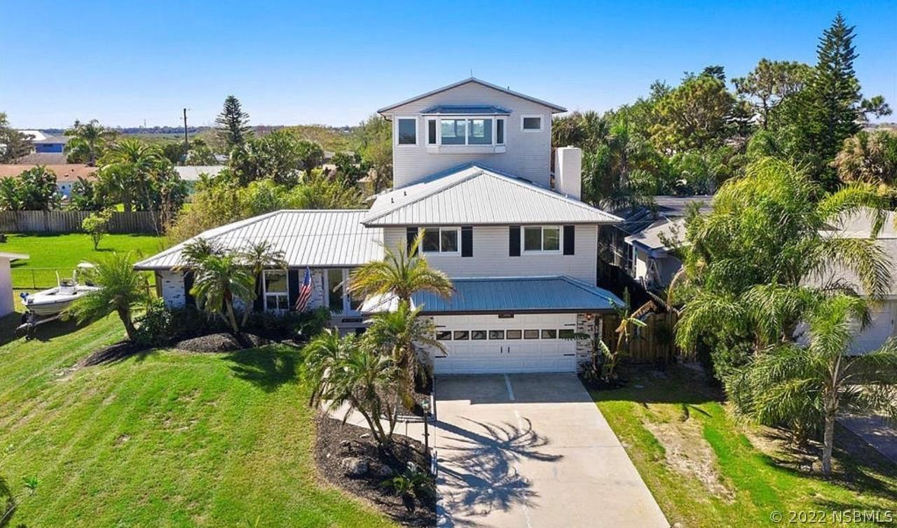 68 Cunningham Dr., New Smyrna Beach, FL 32168