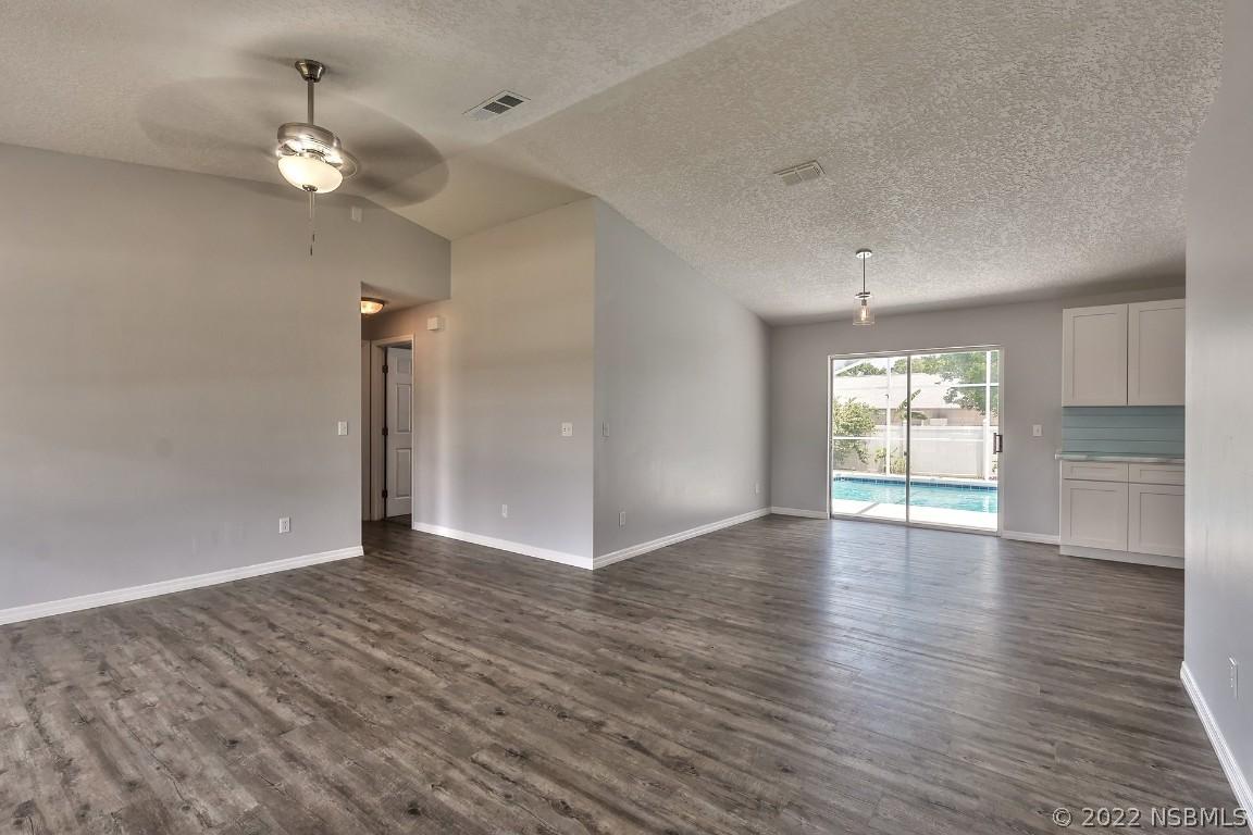 3039 Unity Tree Dr., Edgewater, FL 32141