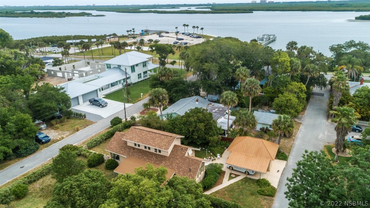 128 E Connecticut Ave., Edgewater, FL 32132
