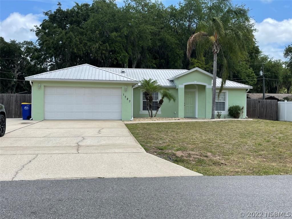 1723 Queen Palm Dr., Edgewater, FL 32132