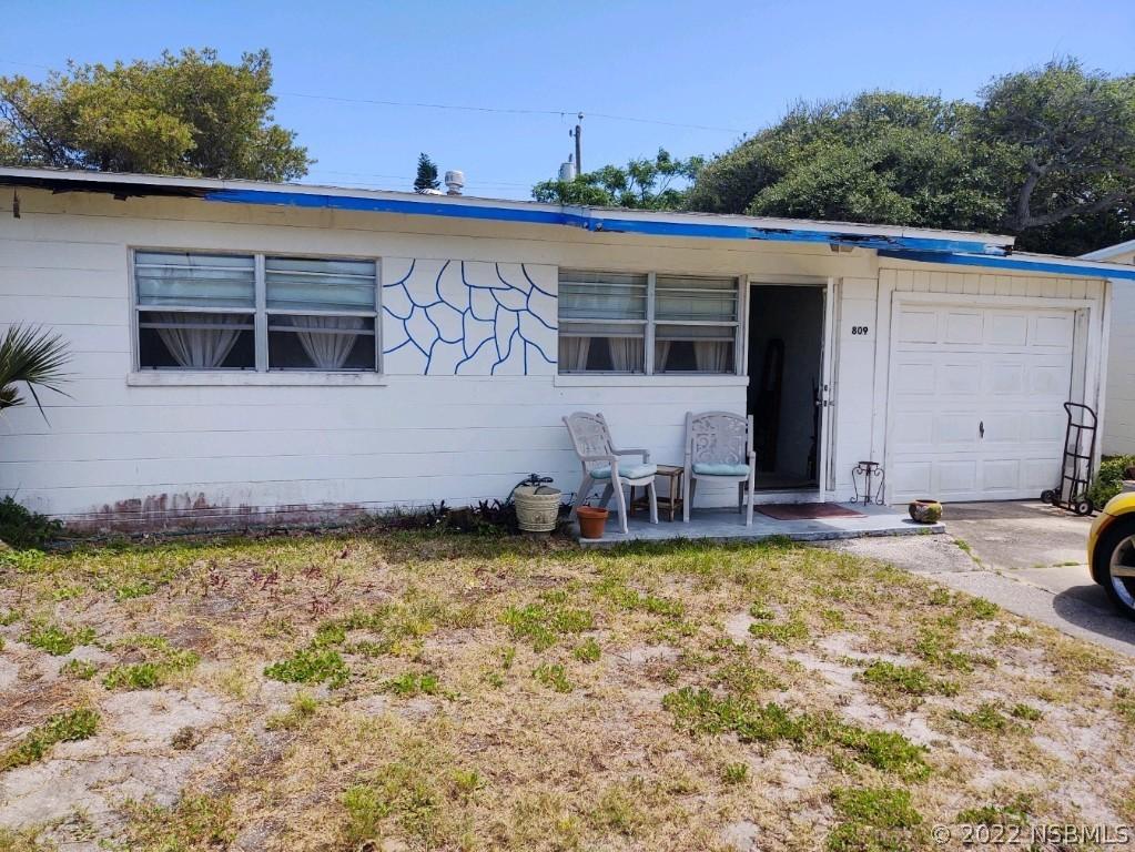 809 E 25th Ave., New Smyrna Beach, FL 32169