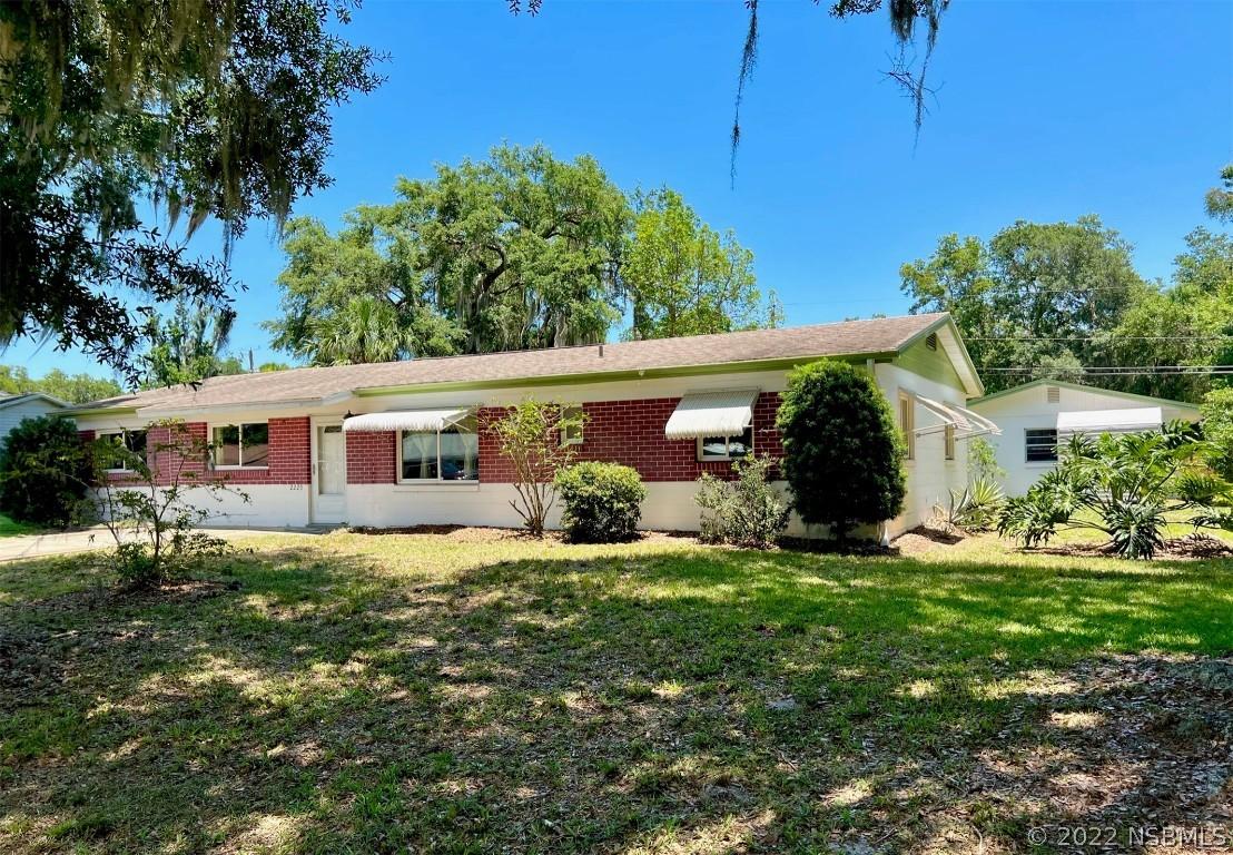 2229 Pine Tree Dr., Edgewater, FL 32141
