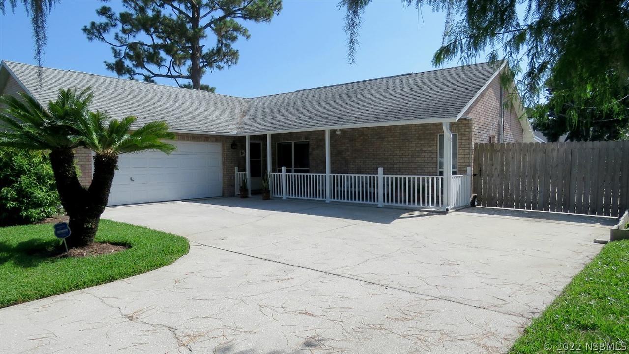 2916 Pine Tree Dr., Edgewater, FL 32141