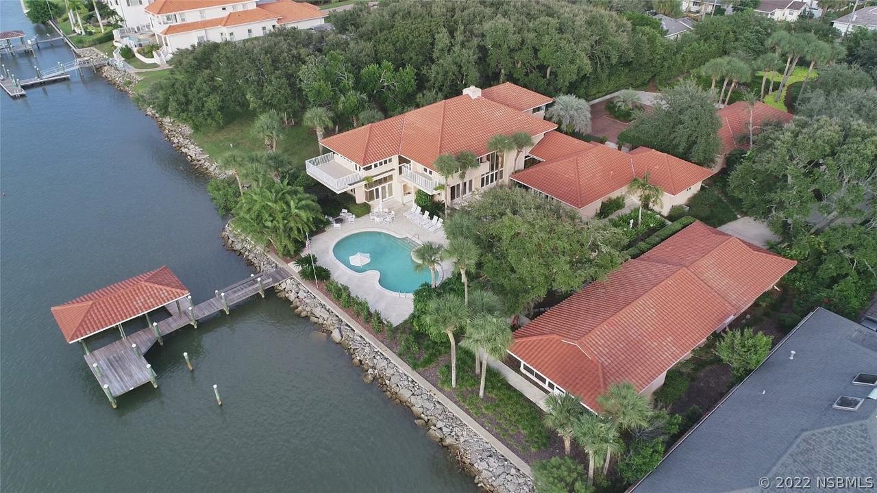 602 N Peninsula Ave., New Smyrna Beach, FL 32169