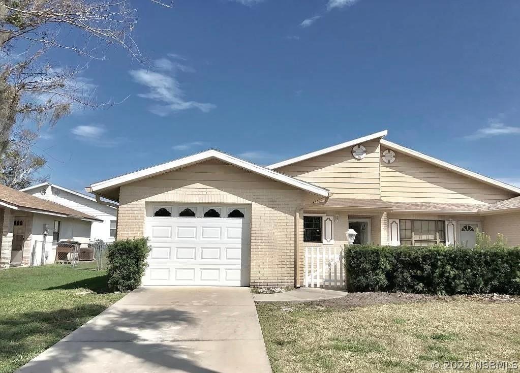 313 Paradise Ln., Edgewater, FL 32132