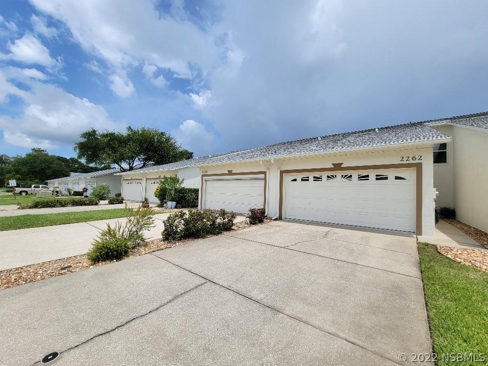2262 Candlewood Ln., New Smyrna Beach, FL 32168